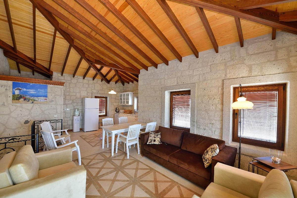 Dreamy Villa near Beach with Backyard in Bozcaada - Housity