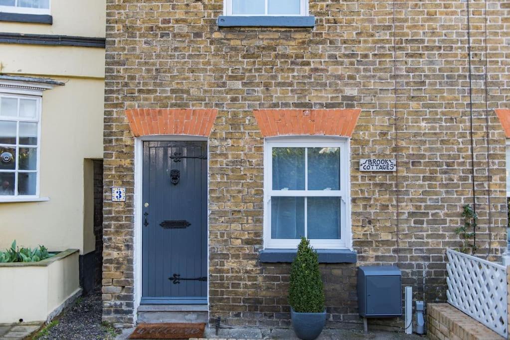 Brook Cottage - Housity