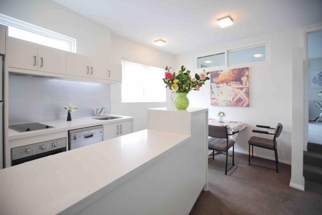Suitetrails - Central Hobart - Beautiful Apartment