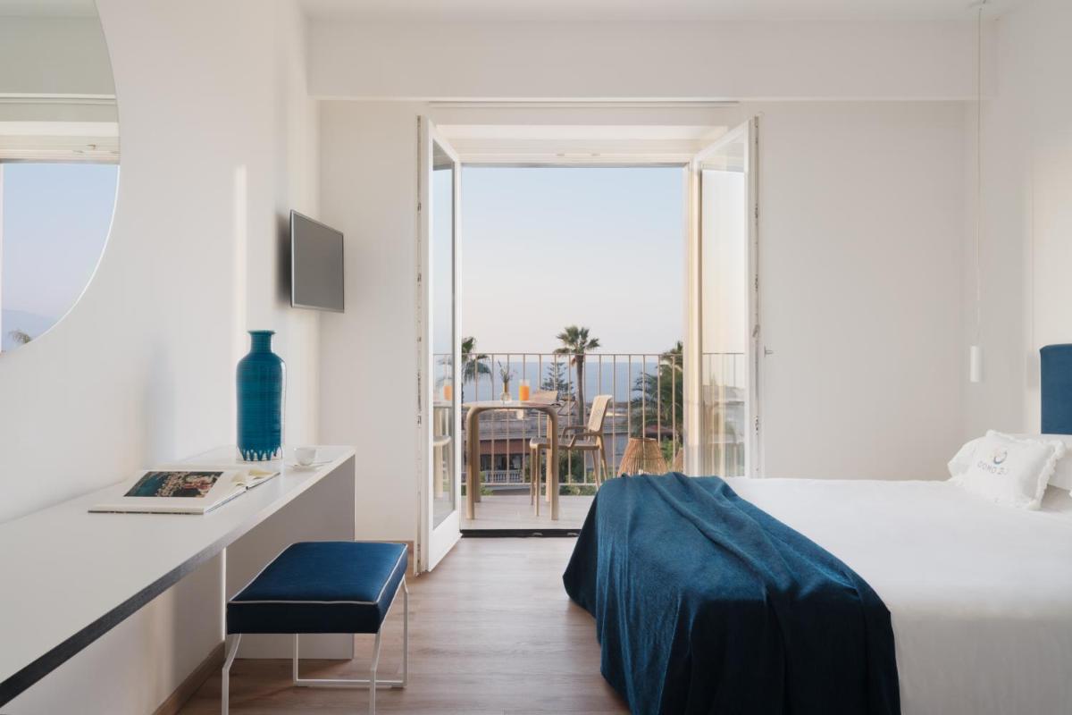 Domo 20 Hotel & Rooftop - Housity