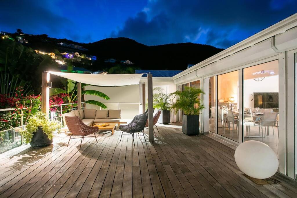 Villa Elé, 4 chambres, jardin tropical et piscine - Housity