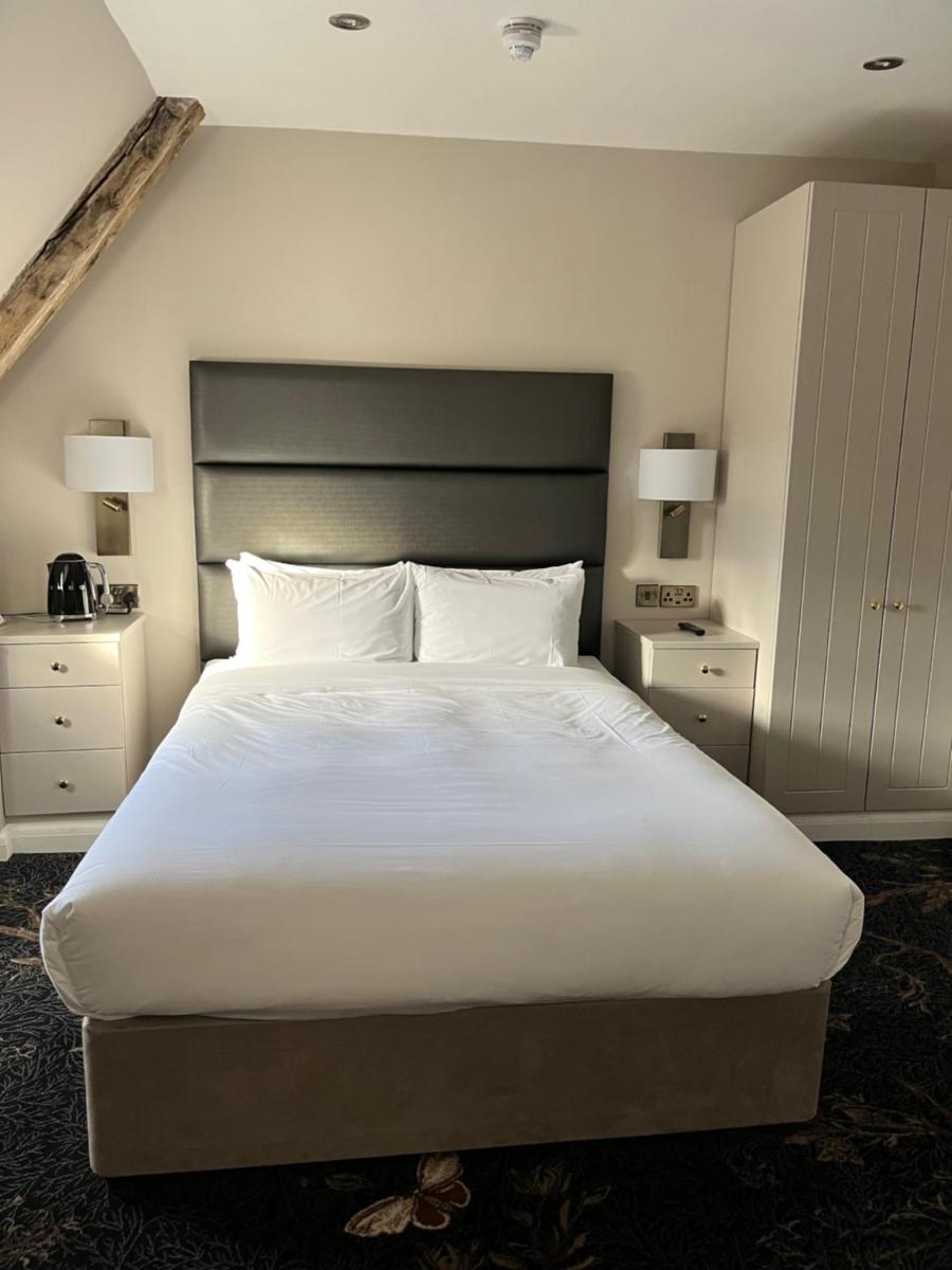 The Haycock Manor Hotel - Housity
