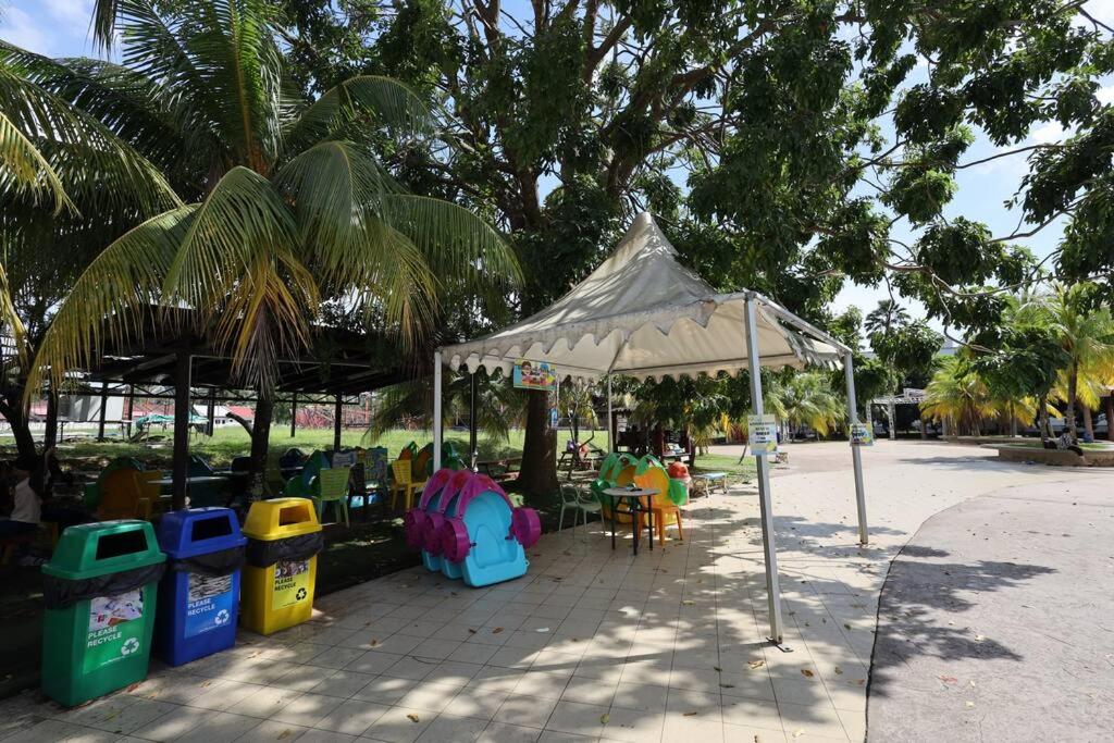 Top 1 in Melaka family travel ,FOC 4 water park tiket - Housity