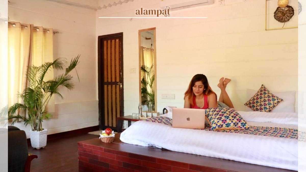 Alampat Nest - Housity