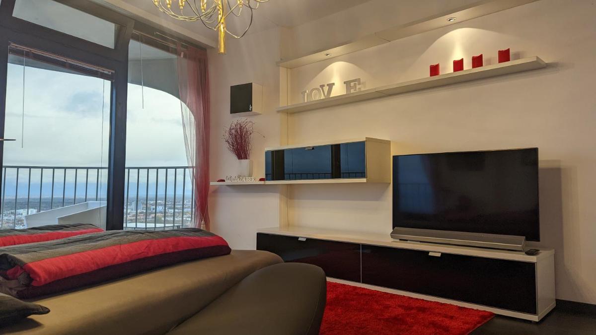Sky-Romantic-Room - Housity