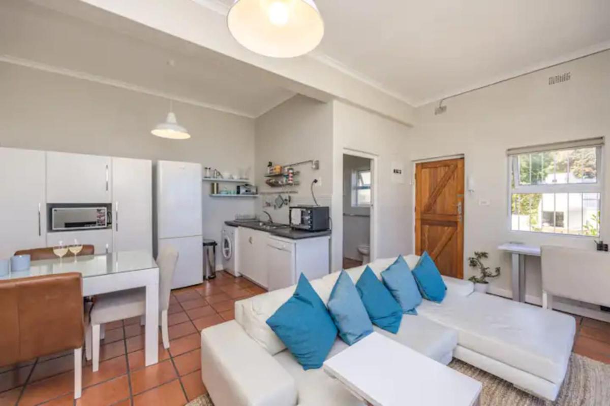Quaint Cottage in Clifton - Housity
