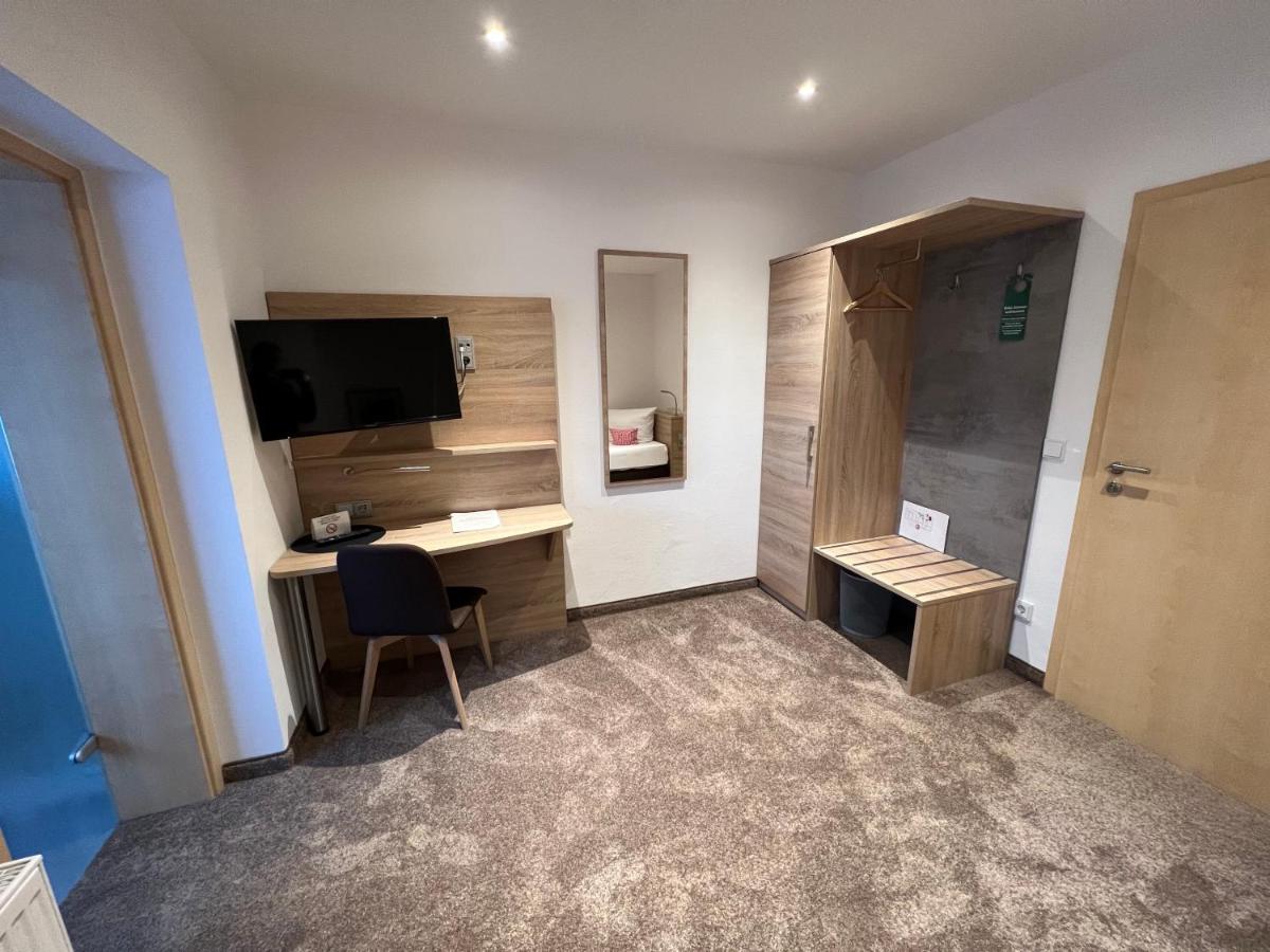 Hotel & Restaurant Zum Karpfen - Housity