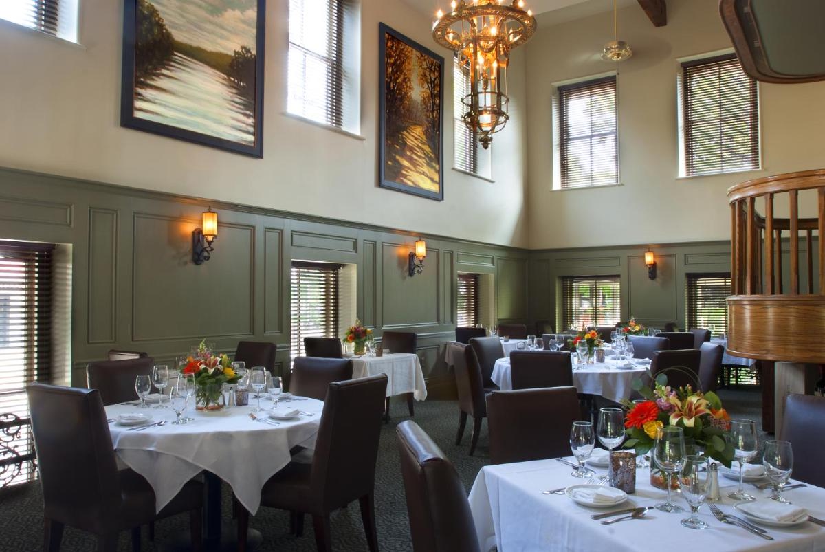 Lambertville Station Inn - Housity