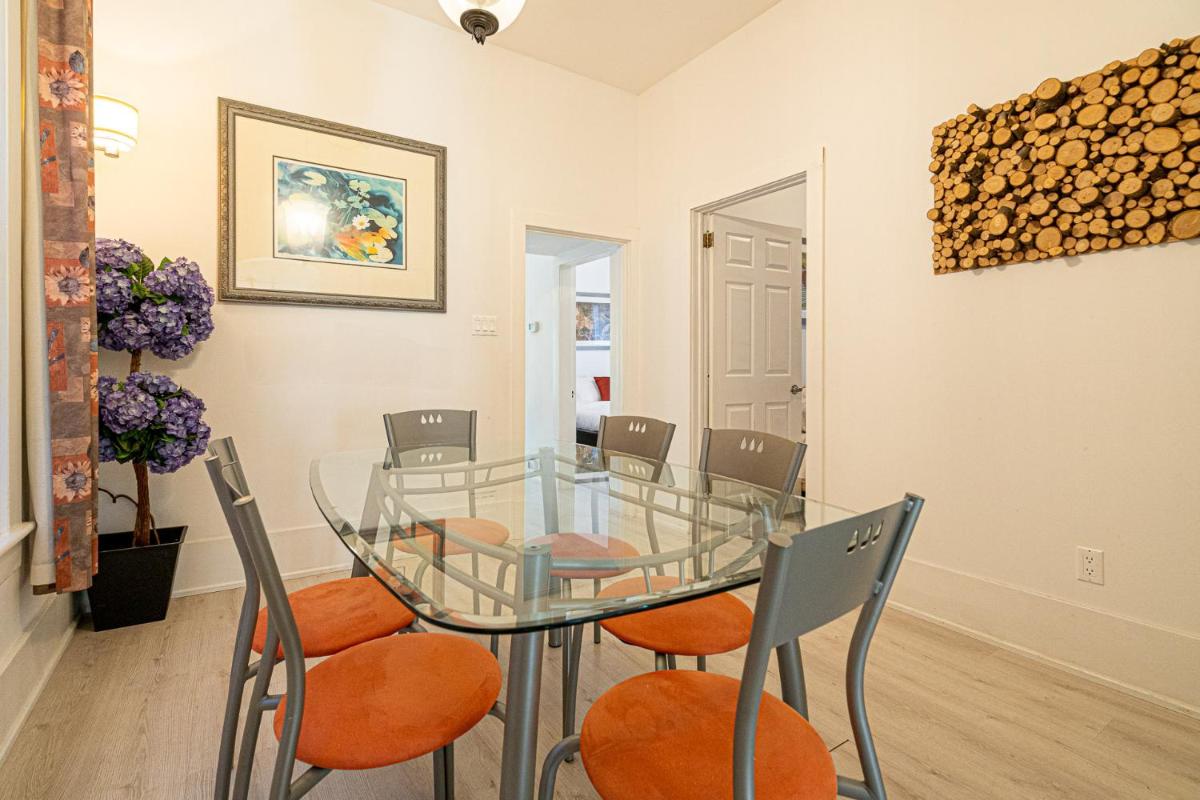 Woodbine beach Condo_main - Housity