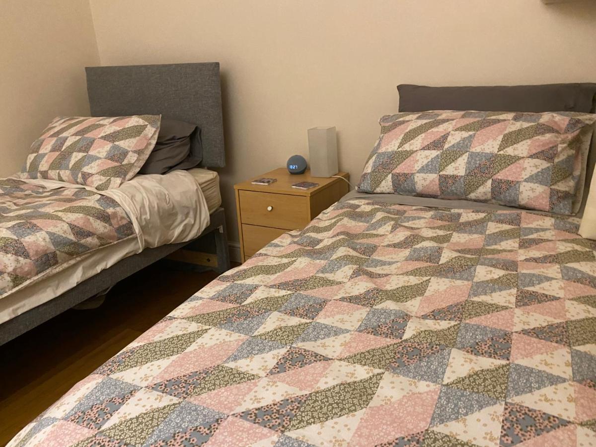 Woking double room with private bathroom - Housity