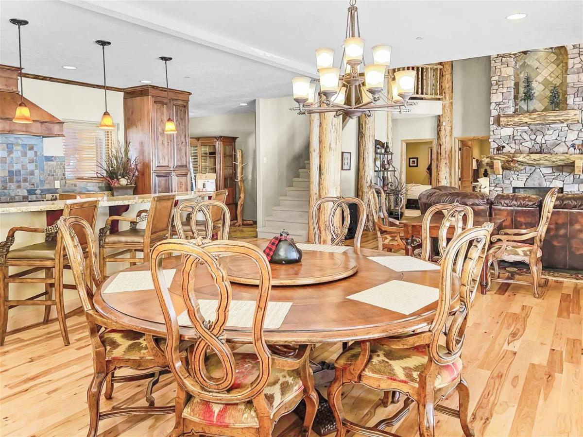 The Getaway Log Cabin - Housity