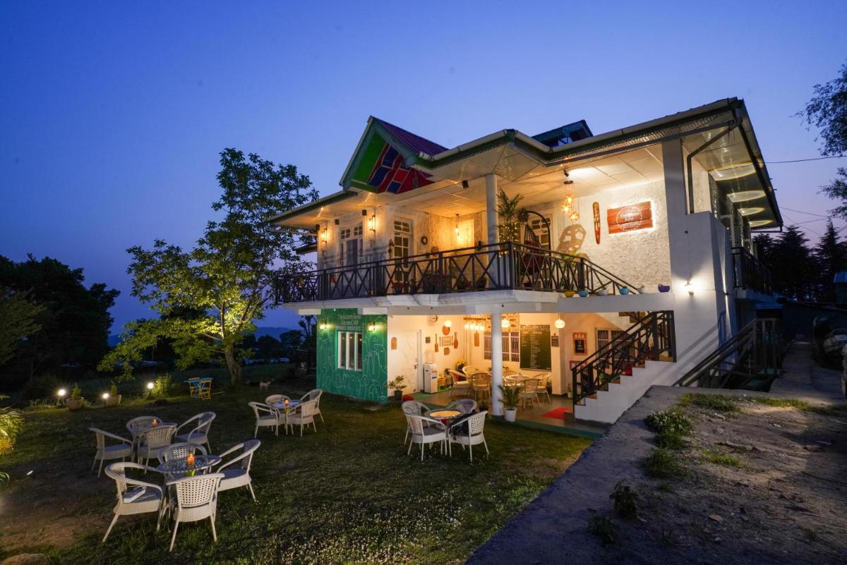 Suitetrails - The Autumn Home - Cafe & Homestay