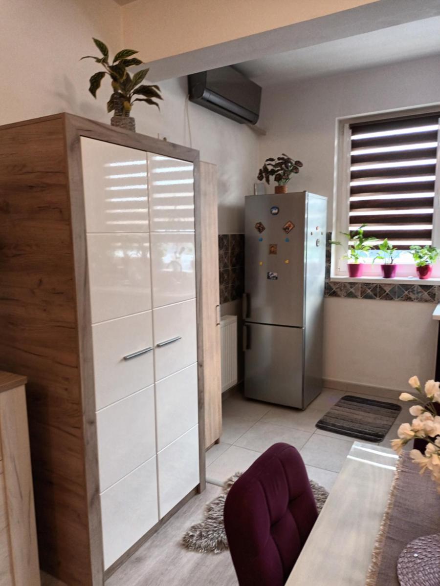 Apartament 2 camere cu parcare privata - Hizvo