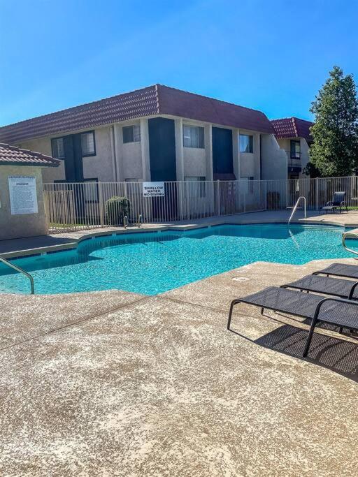 Upgraded Condo Close to All the Tempe Action - Housity