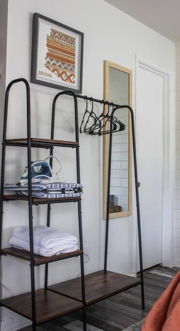 Adorable Ground Level Boho Studio Blocks From Dwntn-C - Housity