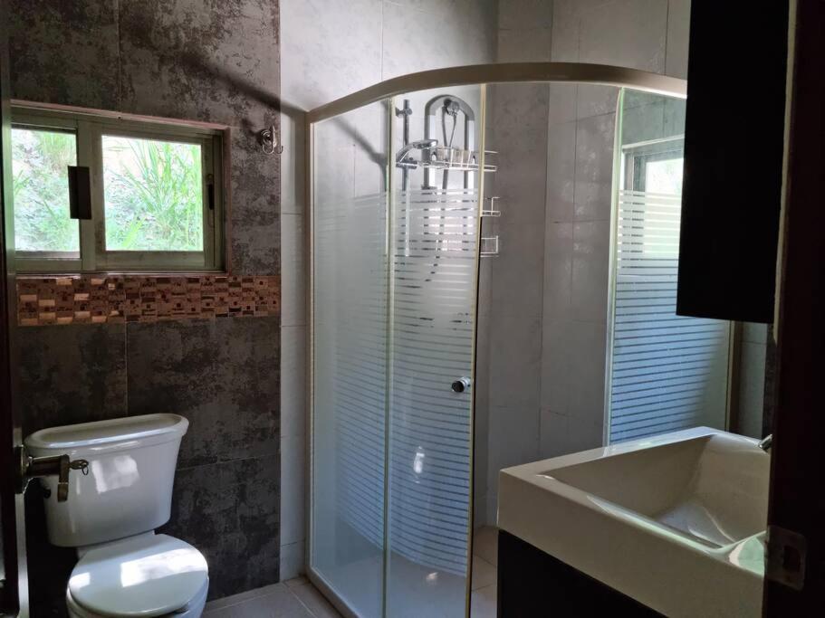Casa campestre con acabados de lujo - Housity