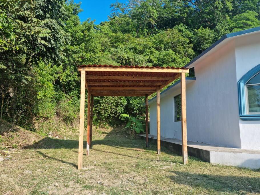Casa campestre con acabados de lujo - Housity
