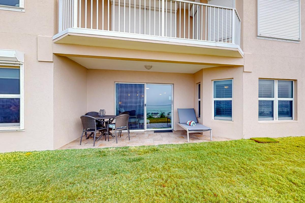Crystal Dunes 106 - Housity