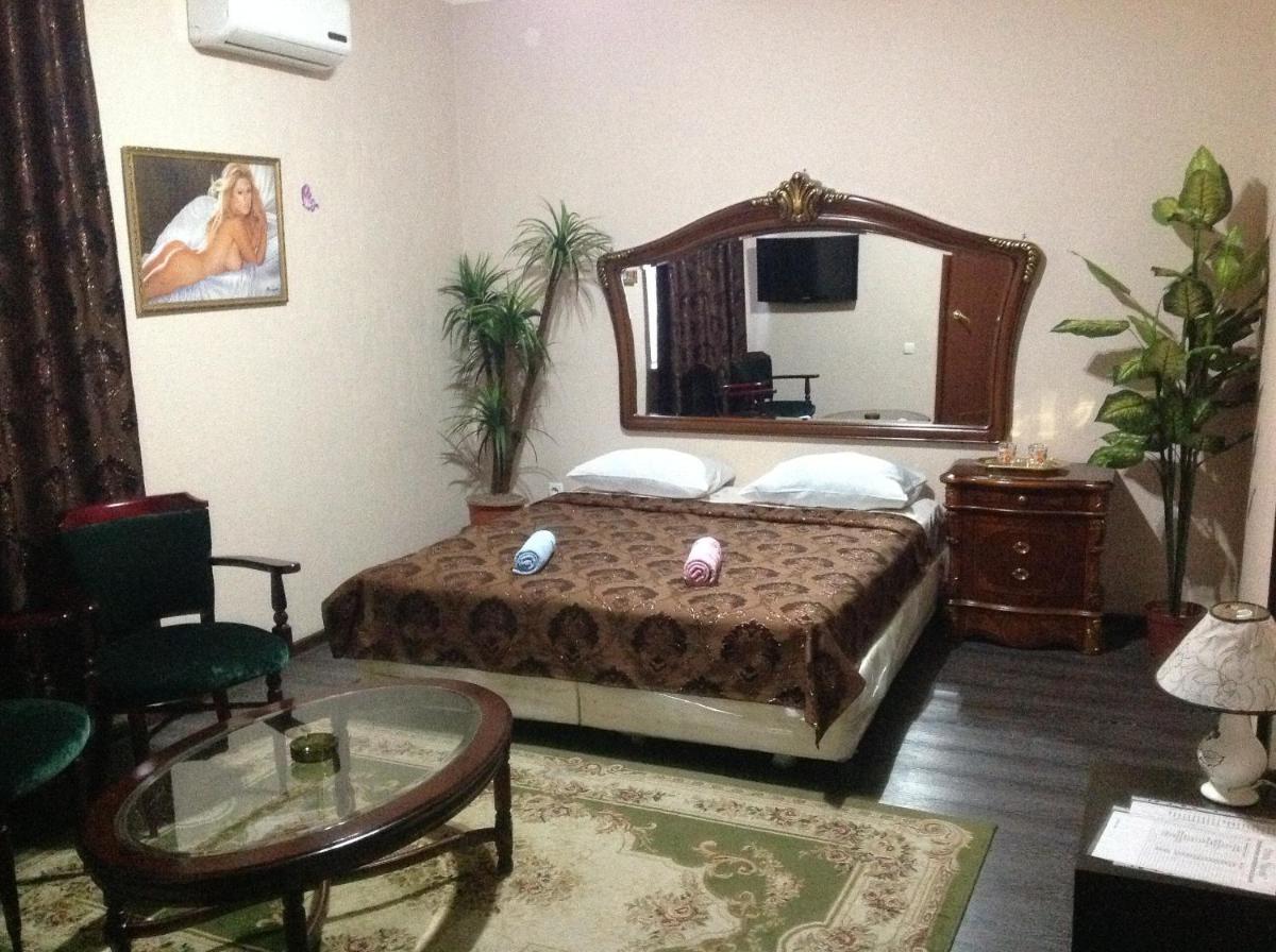 Kameya Hotel - Housity