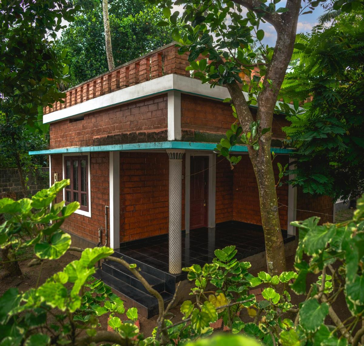 Secret Paradise - Housity