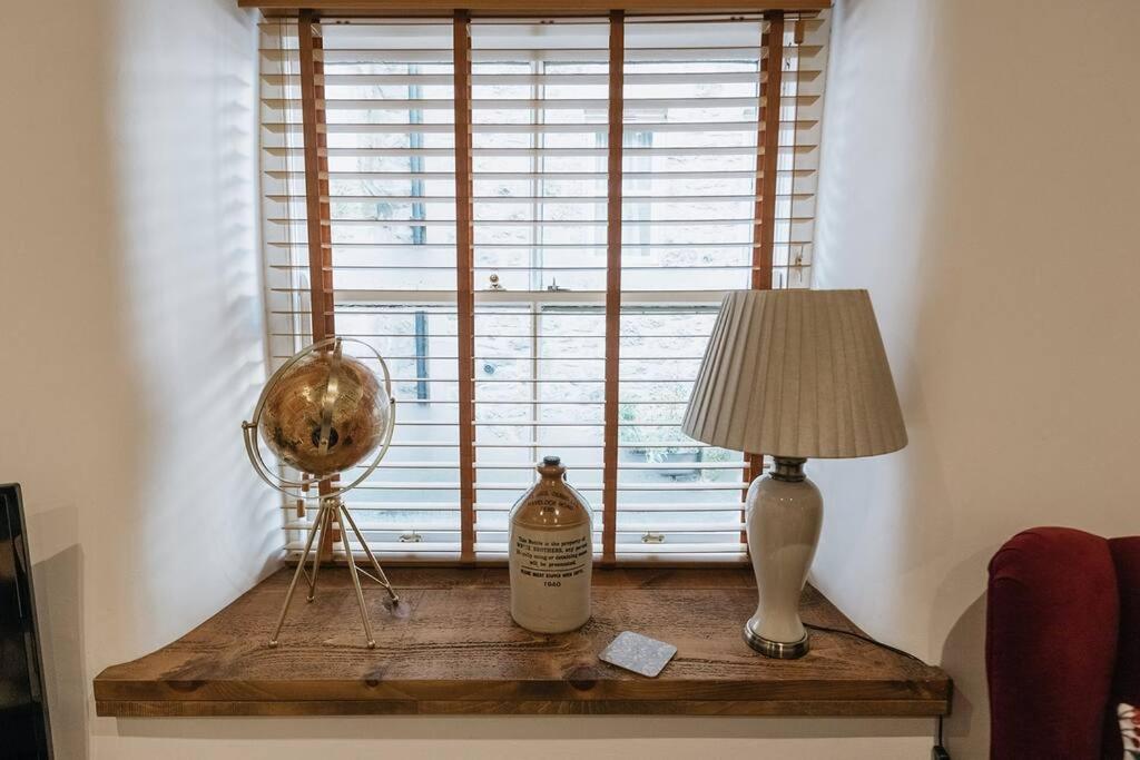 Fryers Cottage - Beautiful 2 bedroom Town & Country Cottage on edge of Peak District - Housity