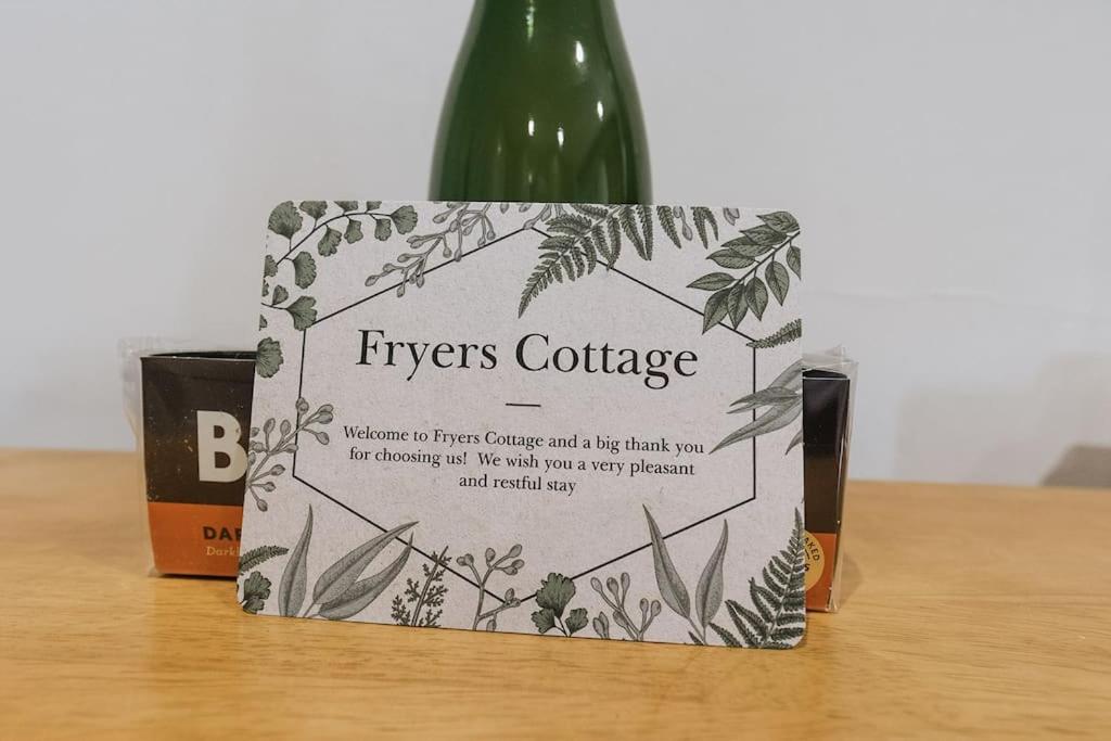 Fryers Cottage - Beautiful 2 bedroom Town & Country Cottage on edge of Peak District - Housity