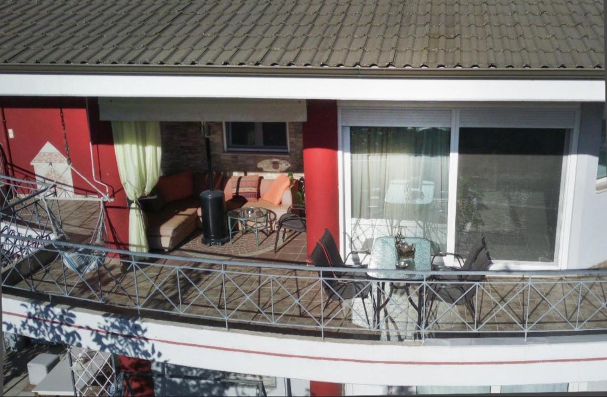 Kosmira Big House - Housity