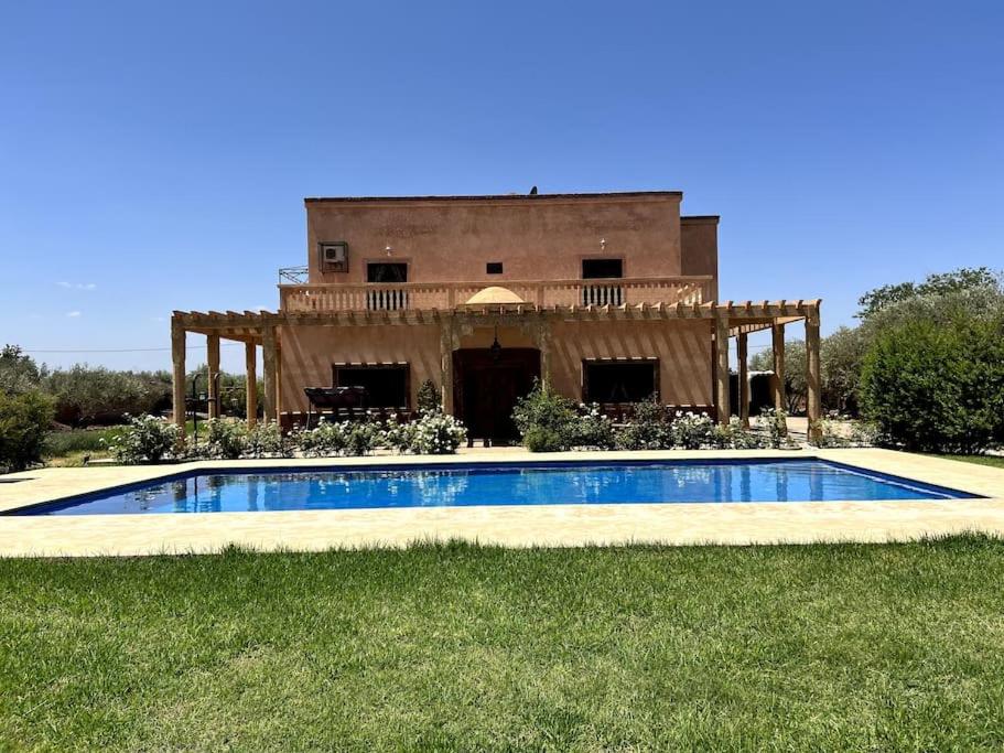 Suitetrails - Luxury villa with a pool for your family getaway