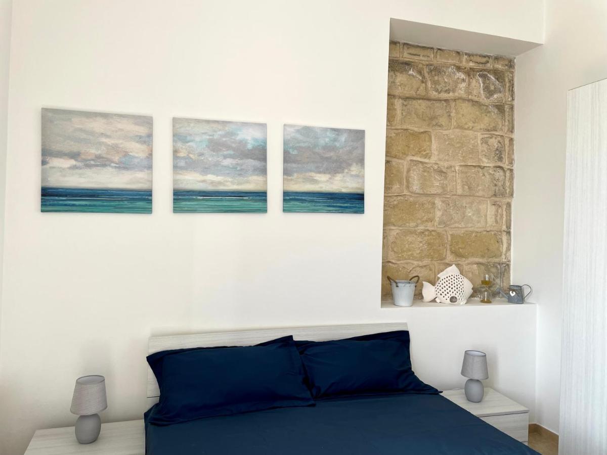 Suitetrails - CASA ROSITA-vista cattedrale,mare,tribunale e castello nel pieno CENTRO di Trani-WIFI