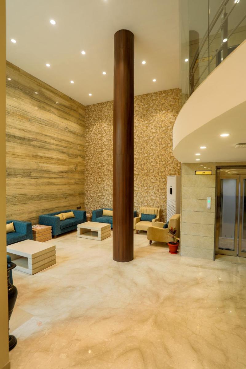 Hotel Kavery - Housity