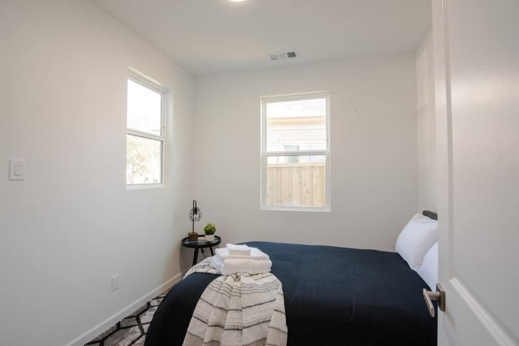 Large 4BD 2.5BR by Uptown Deep Ellum Dallas - Housity
