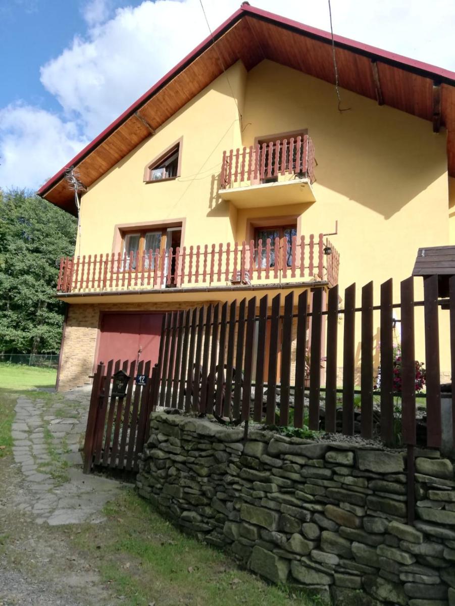 Apartament nad szumiącym potokiem - Housity