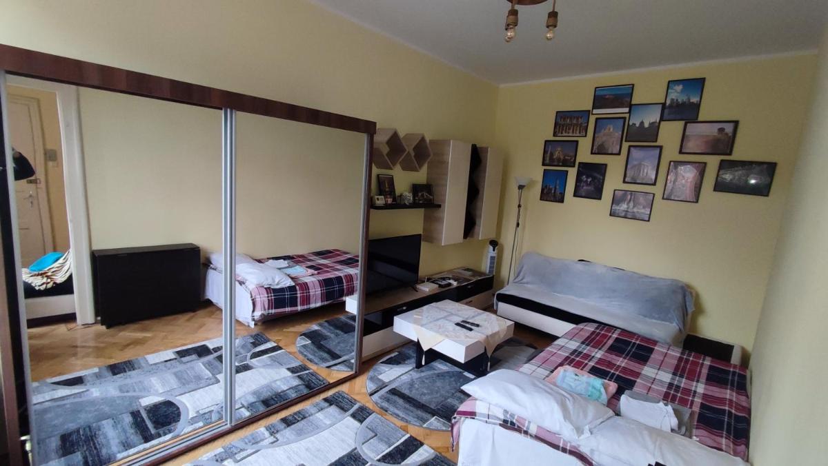 Robert's Apartment - Housity