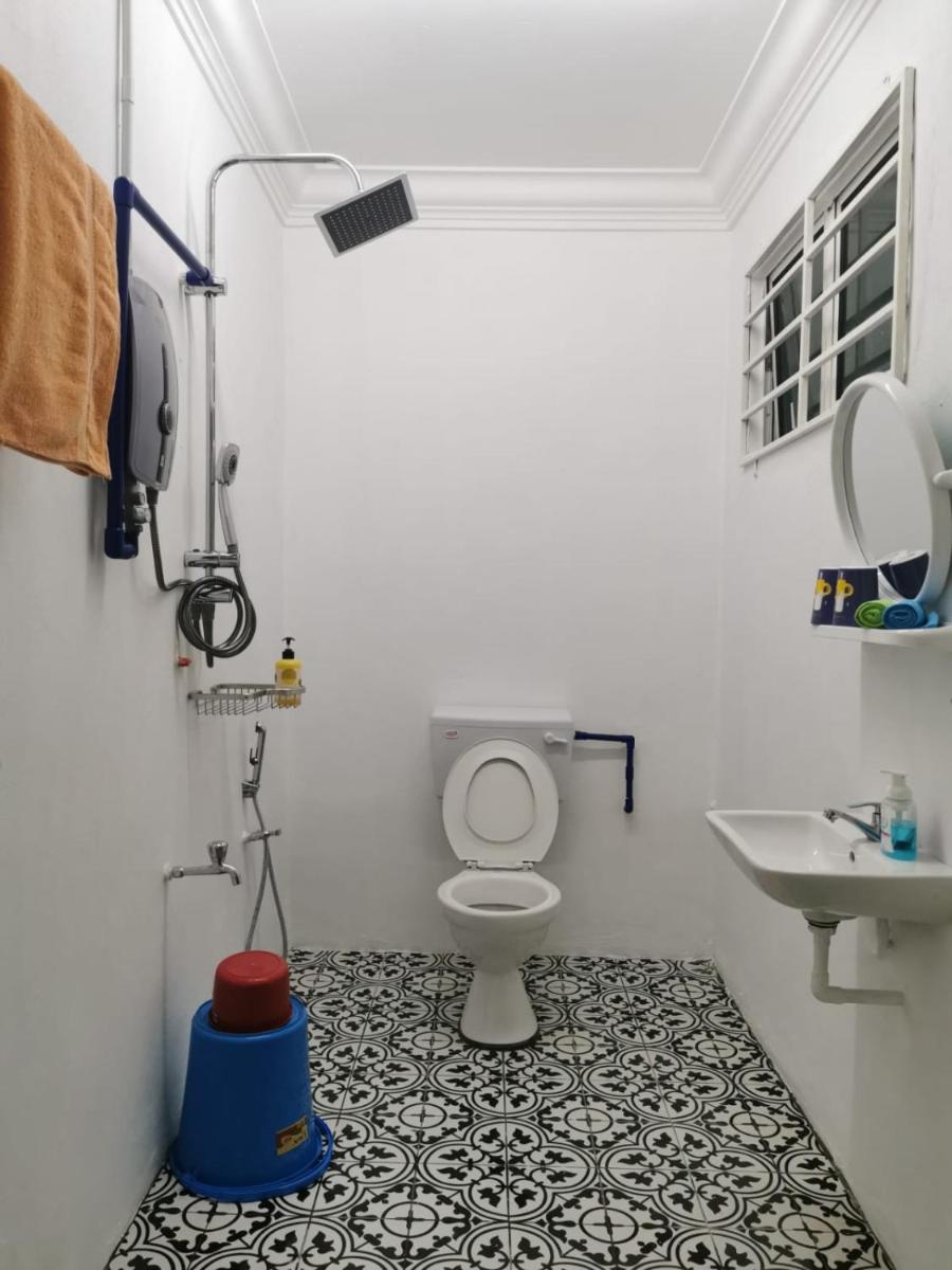 Sunrise Bedrooms and Transit - Housity