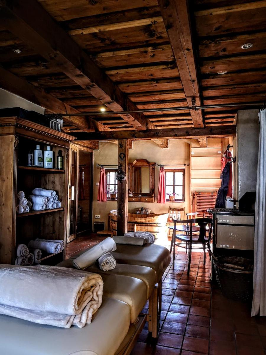 Apartmány Červený Dvůr - Housity