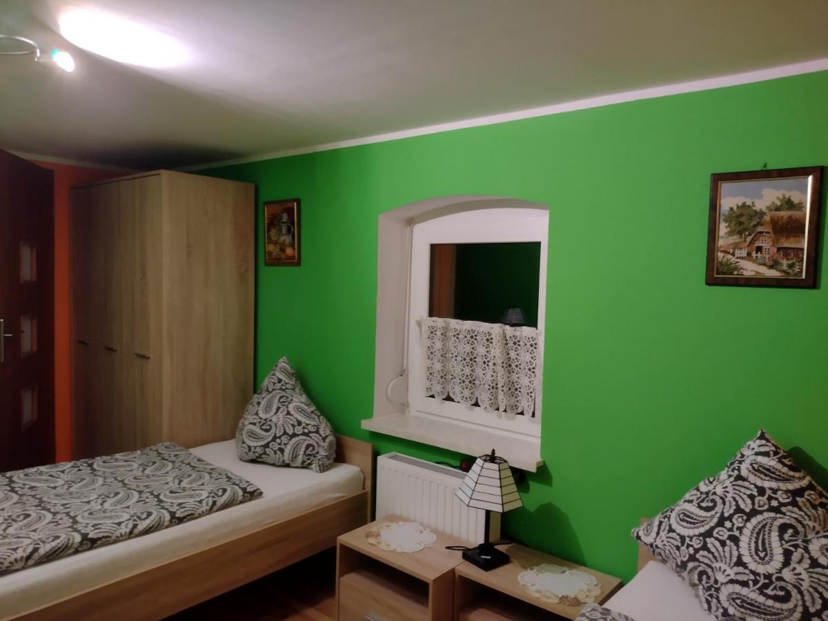 Pokoje Gościnne Ostoja - Housity