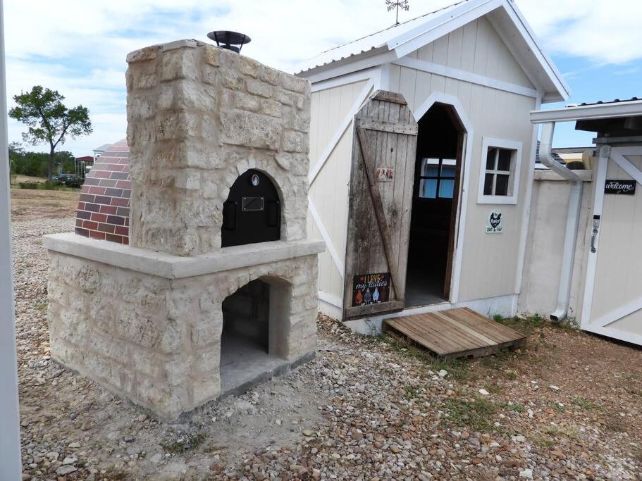 Peaceful getaway, pool, hot tub, games and much more - Housity