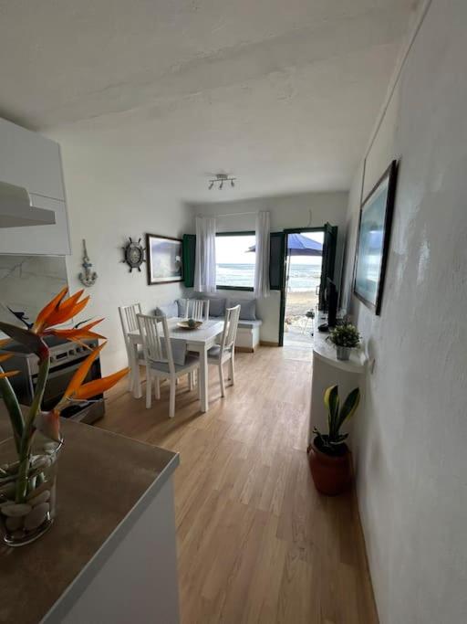 Acogedora casa con vistas al mar - Housity