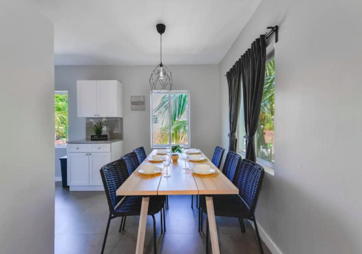 Lovely 3BD House In Miami - Housity