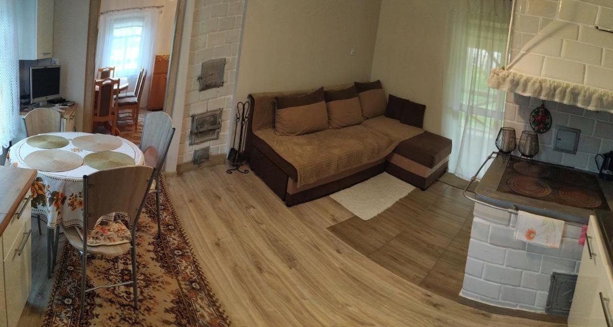 Wiejska Chata u Emili - Housity