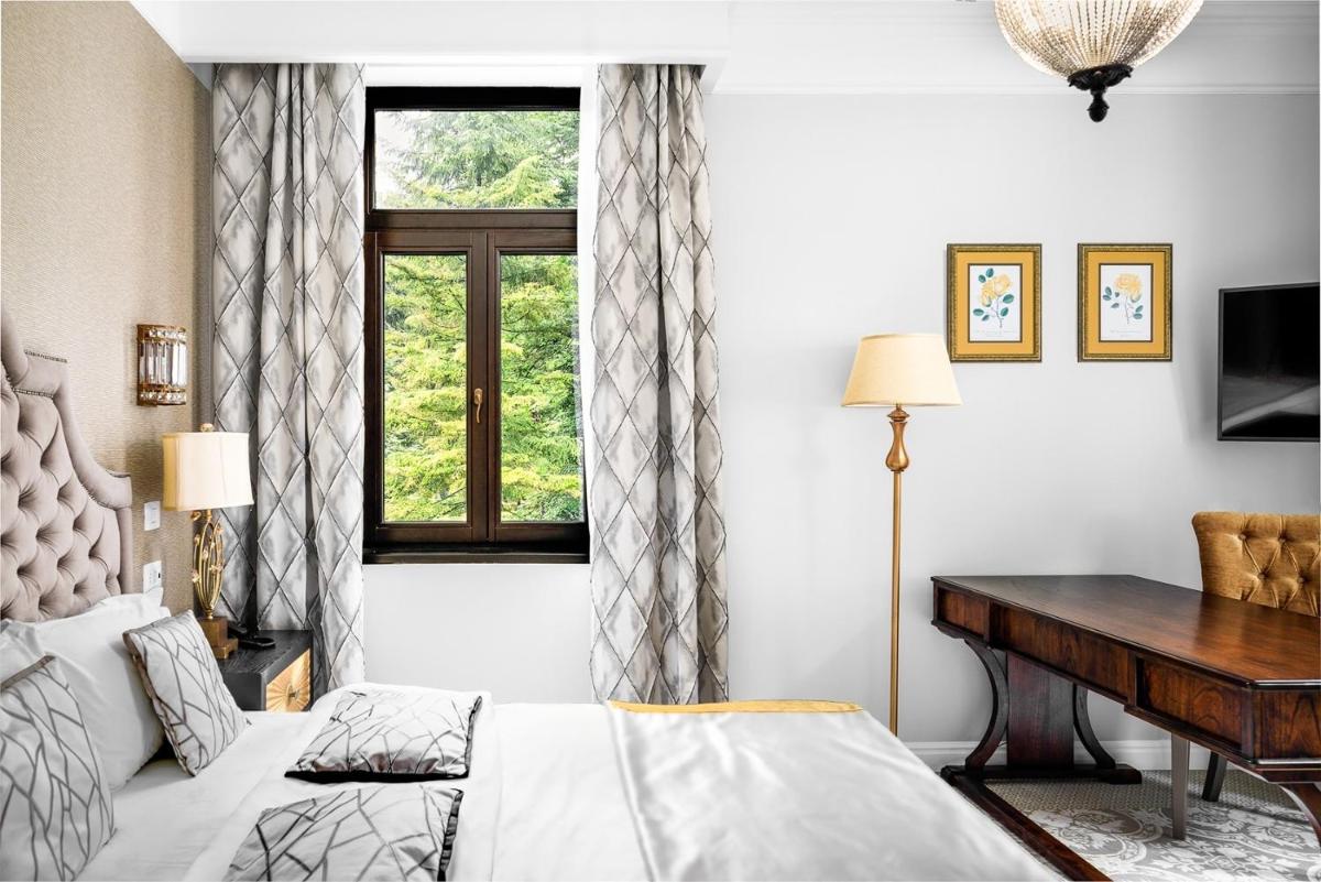 Hotel Versay - Housity