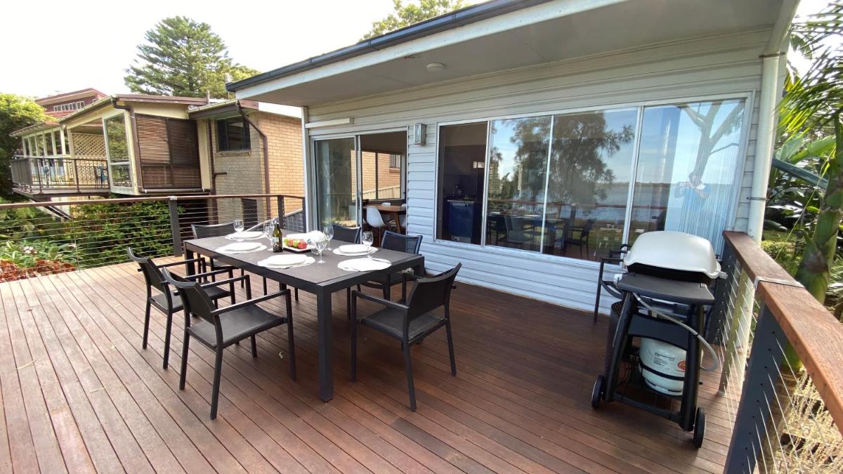 Absolute lakefront house - enjoy the sunrise - Housity