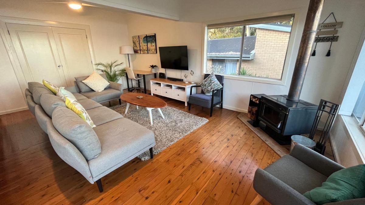 Absolute lakefront house - enjoy the sunrise - Housity