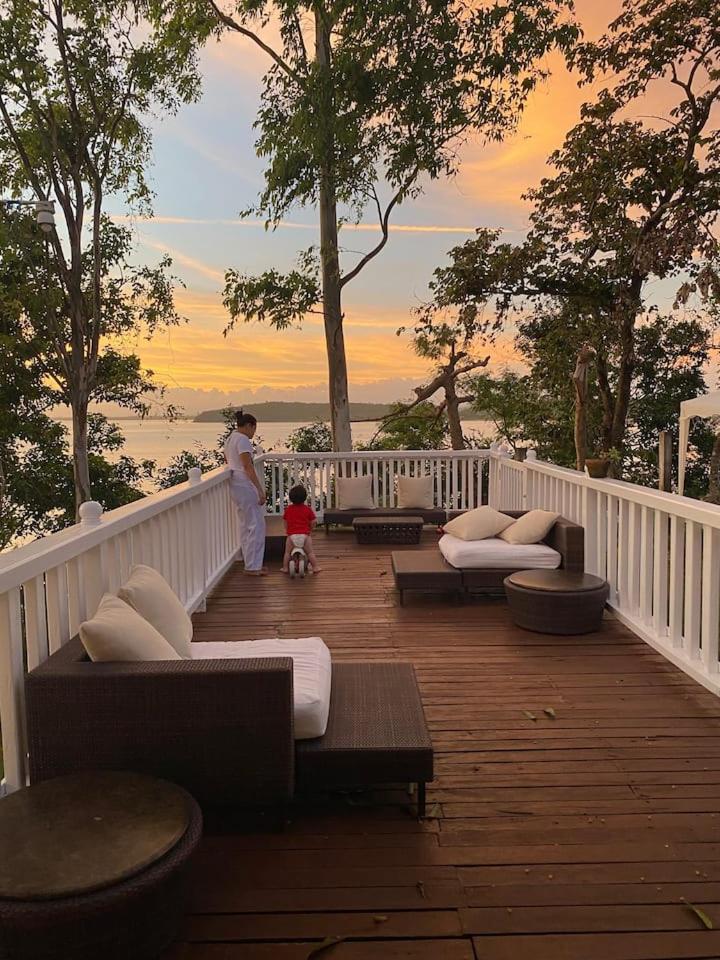 Beach House by the Cliff Private home - Housity