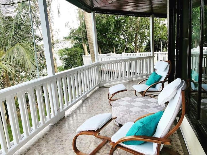 Beach House by the Cliff Private home - Housity