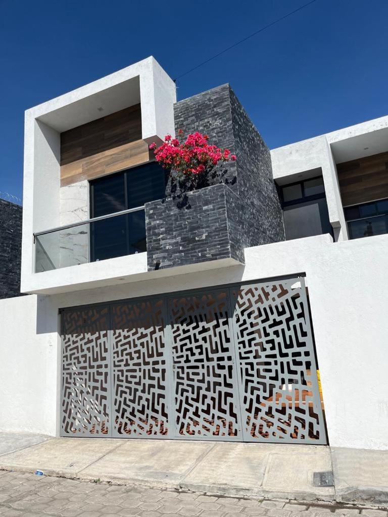 Casa de lujo para 11 personas, con alberca céntrica, estacionamiento , pet friendly CASA LEYRE - Housity