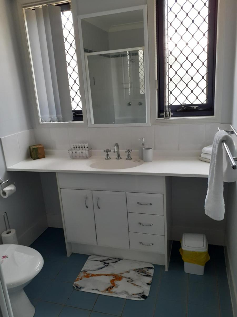 BLK Stays Guest House Deluxe Units Morayfield - Housity