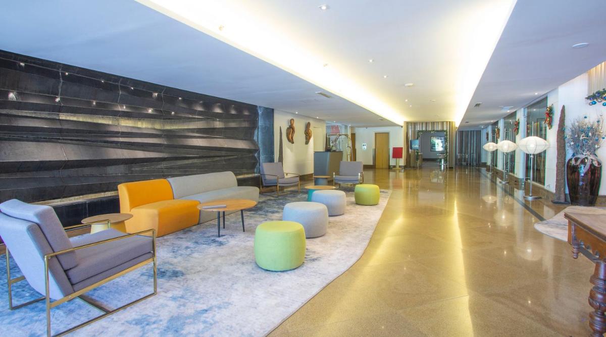 Crown Regency Suites Mactan - Housity