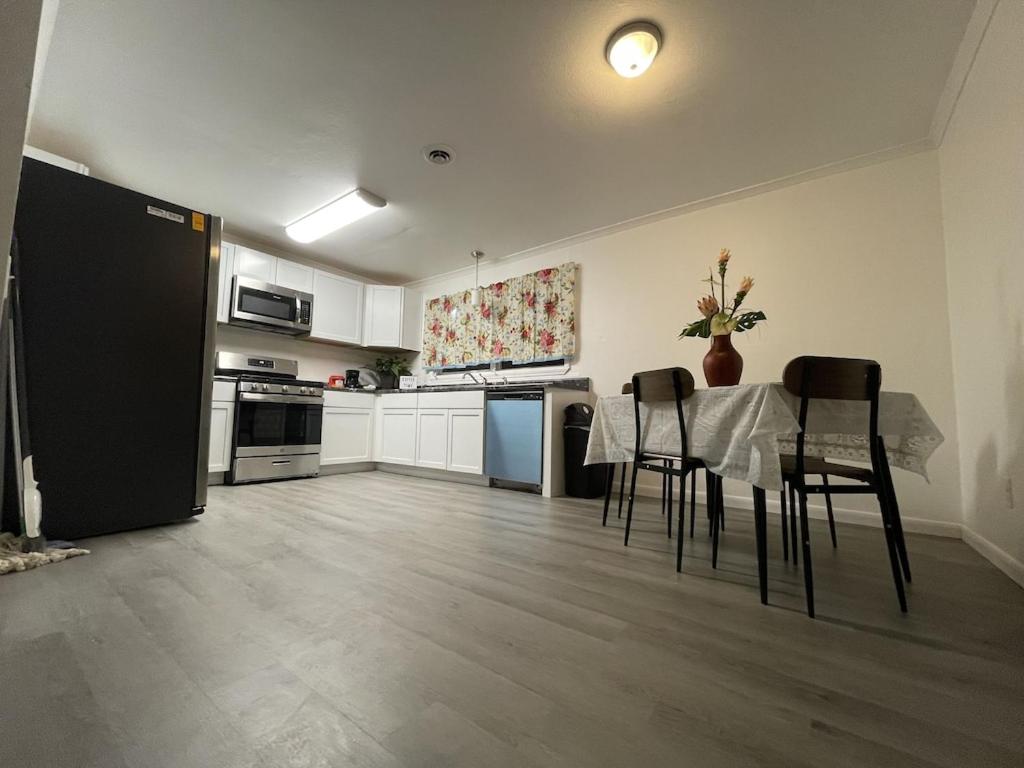 Beautiful house in a quiet peaceful area - Housity