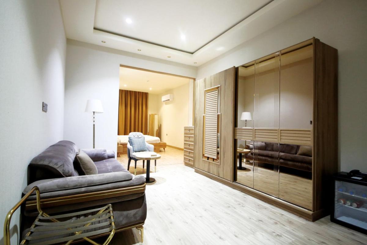 Al Yarmouk International Hotel - Housity